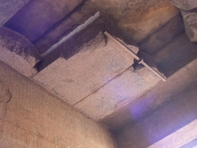 天井はこんな感じです。