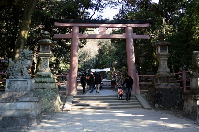 二の鳥居<br /><br />平安末期の創建。<br />一の鳥居より東へ約１．２ｋｍのところにあります。<br />