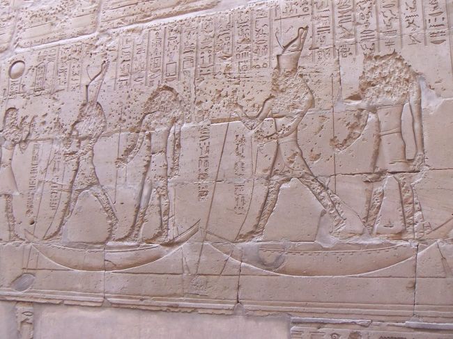 ２つ連続で何かを突き刺しています（セトは穴のようになっていますので拡大しません）。次にまた、