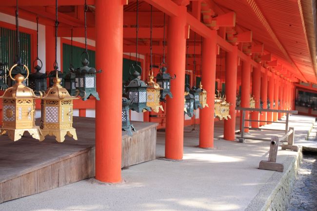 東回廊　重要文化財<br /><br />この回廊、分かりづらいですが、斜めに建っています。<br />