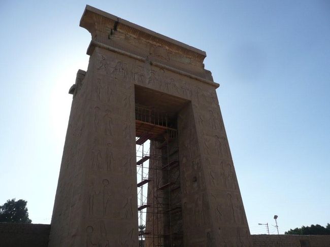 ●プトレマイオス3世の門