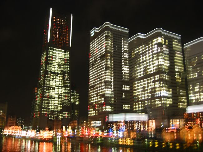 ワールドポーターズで食事しホテルへの帰り道きれいな夜景に思わず立ち止まってしまいました。