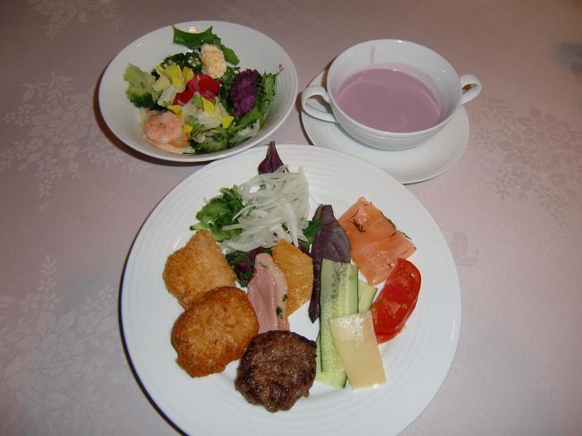 アンビルハウスの私のランチメニューの１つ（写真）。３Ｓブランチの詳細は以下のサイト参照。<br />http://www.renaissance-okinawa.com/restaurant/anvilhouse/lunch01.html?3