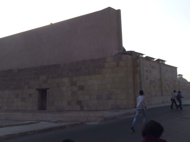 このような建物があります。確か硬貨の工場だったところだと思いますが、よく覚えていません。