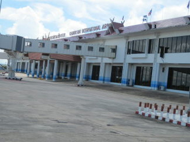 チェンライ空港からチェンライバスターミナルまでタクシーで移動。