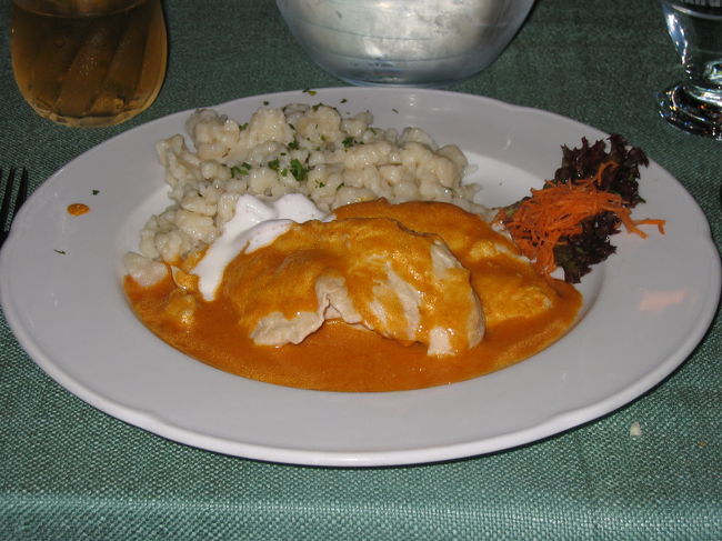 夕食はパプリカチキン。