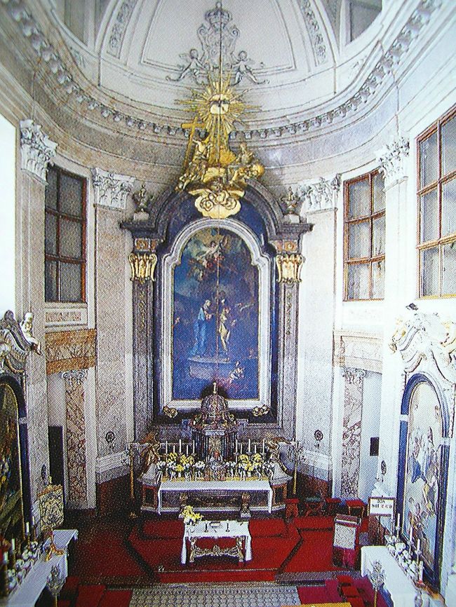 image<br />「宮廷礼拝堂、中央祭壇」