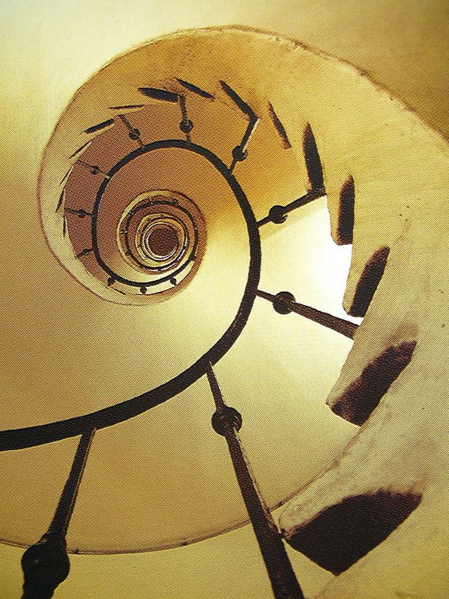 image<br />「宮殿東側棟の螺旋階段」