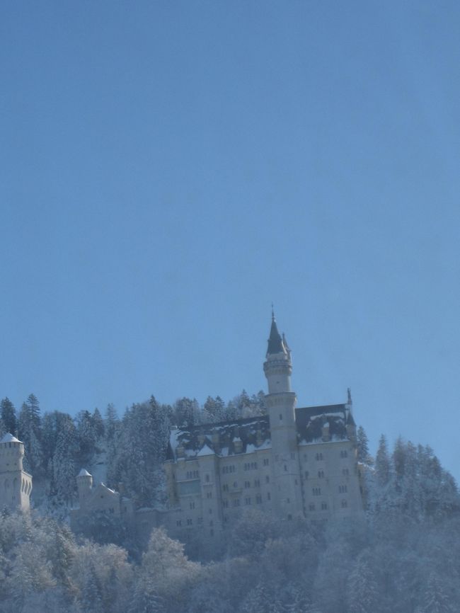 バスに乗り込み、次の目的地へ。<br />さよなら・・。