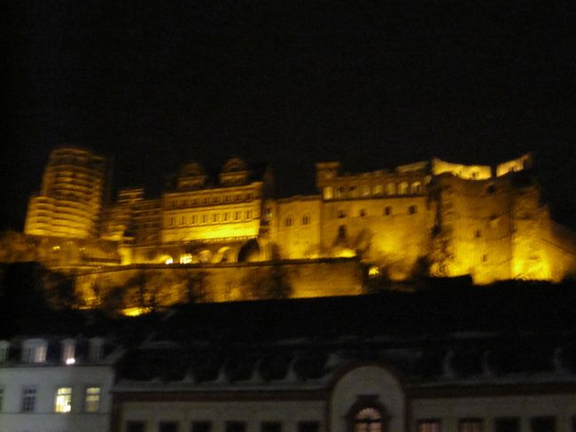 ハイデルベルク城のライトアップ★<br /><br />増改築を繰り返されたつぎはぎだらけ？のお城だそうです。