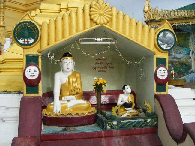 一見普通の仏像に見えますが…