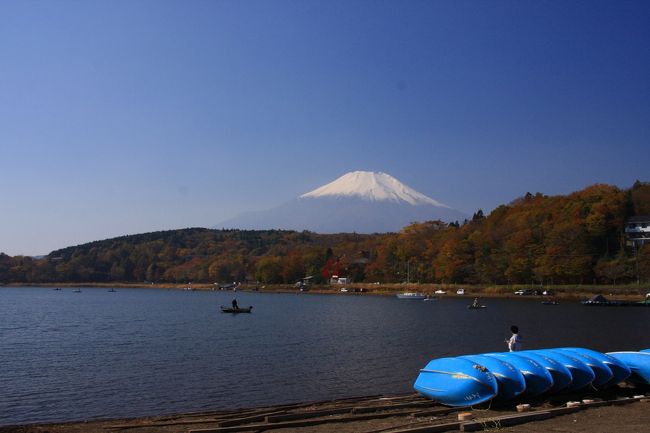 山中湖の湖畔に来ました。