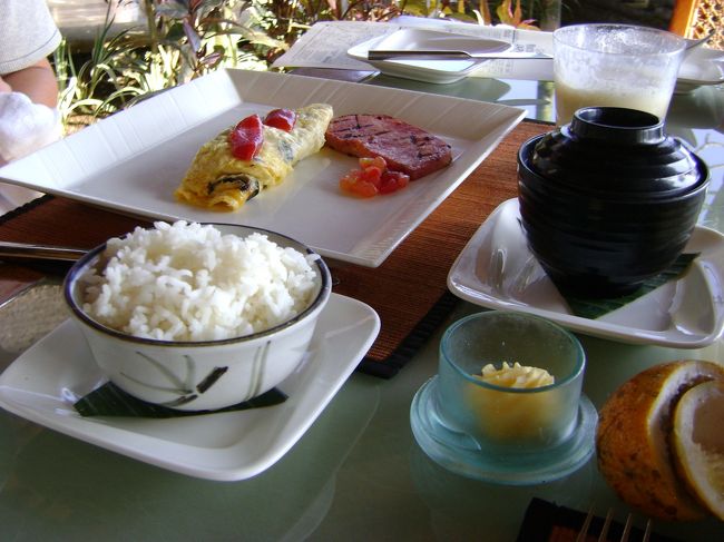 <br />　相方は白いご飯とお味噌汁を所望。<br /><br />　どちらも日本で食べるのと遜色がないと。<br /><br />　まだまだタマンワンティランでの写真は有りますが<br /><br />　キリがないのでこれ位に。<br /><br />　総括　　ここでの朝食でう〜〜〜んと思うのは<br /><br />　　　　　食べた記憶がありません。<br /><br />　　　　　ベリー　デリシャス！！！　