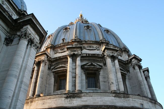 １時間くらいゆっくり見た後、クーポラへ。<br />クーポラも待ち時間なしです。<br />途中まではエレベータで行くことにしました。<br />エレベータから降りて、ここからは徒歩です。<br />