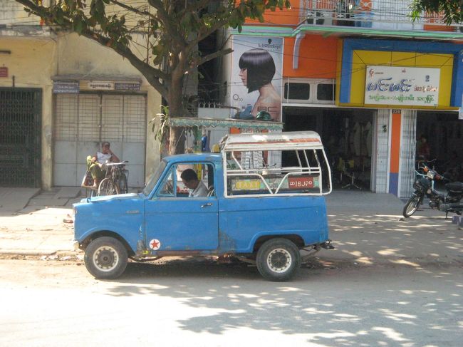 MAZDAの360cc軽トラ「B360」が<br />現役でバンバン走ってます。<br />日本では昭和30年代。。。