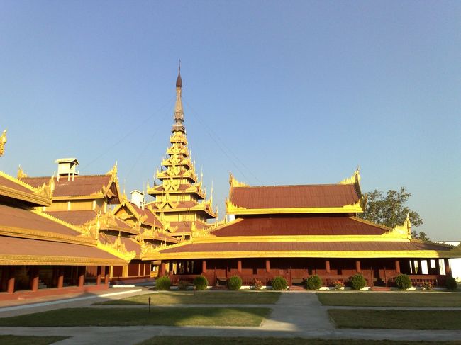 旧王宮もキンキラキン。