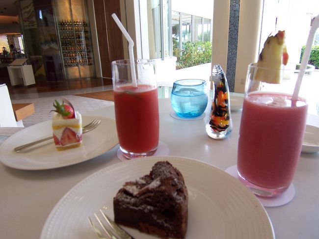 まずはオーシャンカフェで一休み♪