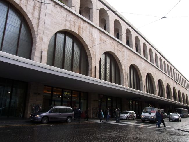 ローマパスをフル活用するため、ギリギリまで使わなきゃ。<br />テルミニ駅に向かう。