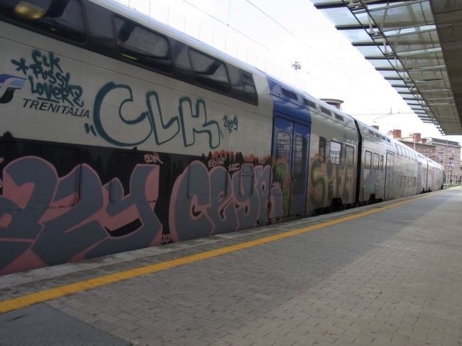 決して綺麗とは言えない車両。