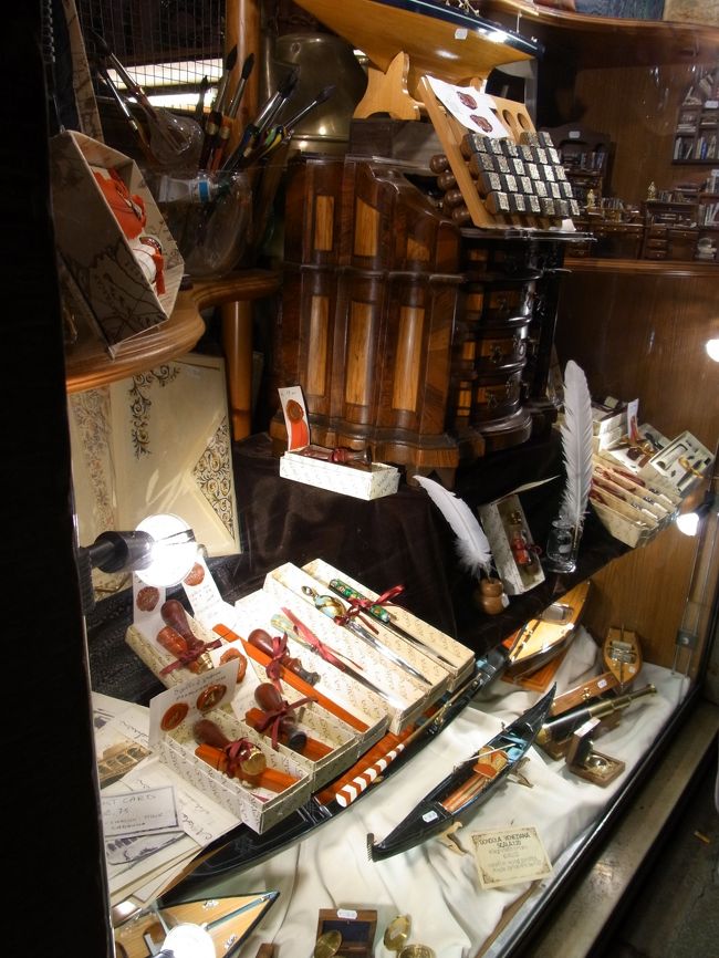 晩御飯のお店探しのついでにブラブラ探索。