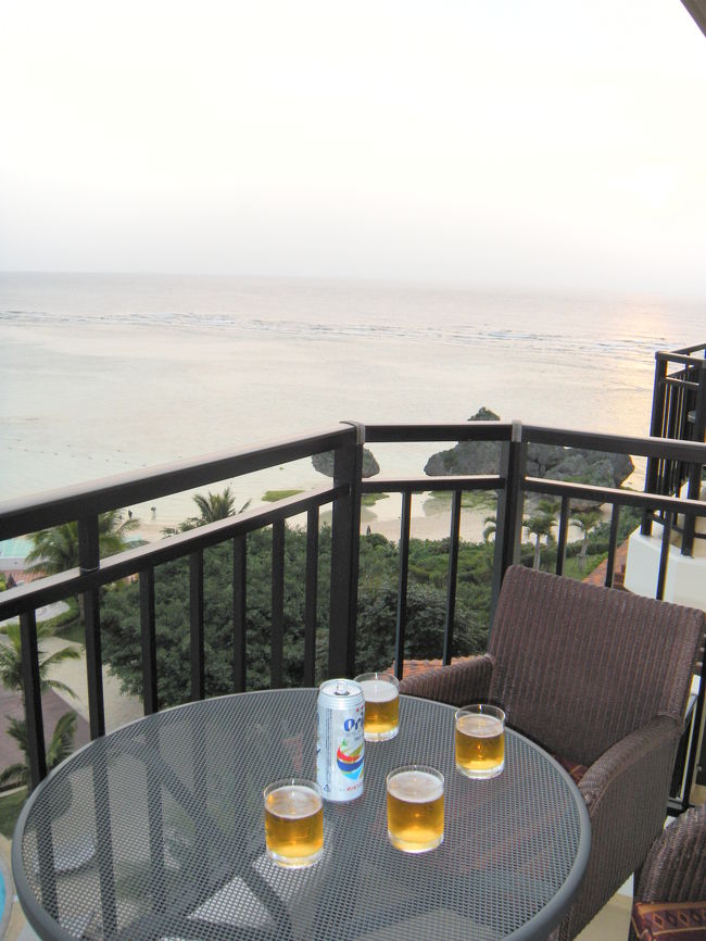 サンセットを見ながら部屋のバルコニーで乾杯〜☆