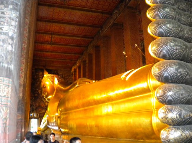 バンコク市内観光をするために、乗り継ぎに20時間程余裕をもって事前手配。<br /><br />バンコク市内を半日満喫です。