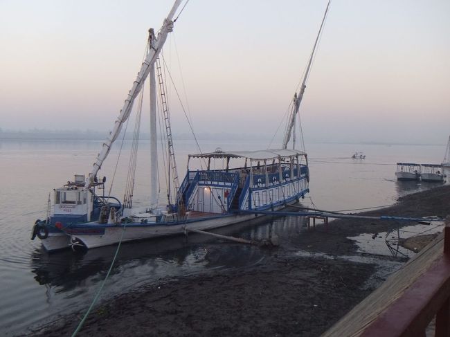 船が停まっていて、