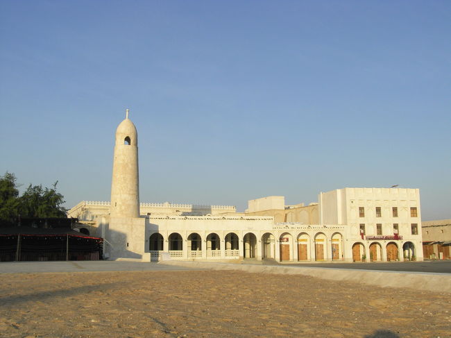 スークワキーフ<br />間近で見ると結構新しい<br /><br />