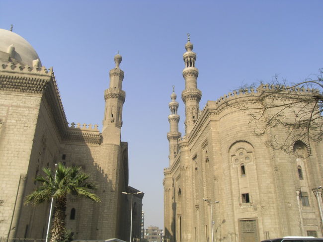 左が、ガーマ・スルタン・ハサン<br />右が、ガーマ・リファーイー<br /><br />非常に分かりにくい<br /><br />