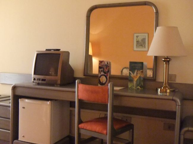 机やテレビもあります。