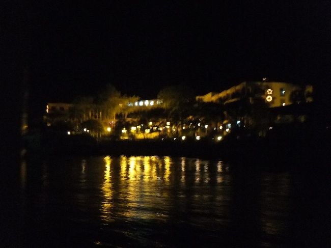 また船に乗って帰ります。何となく遠い感じがします。１９時３０分ころホテルに帰着。この日は明日に備えて２０時ころに寝ます。