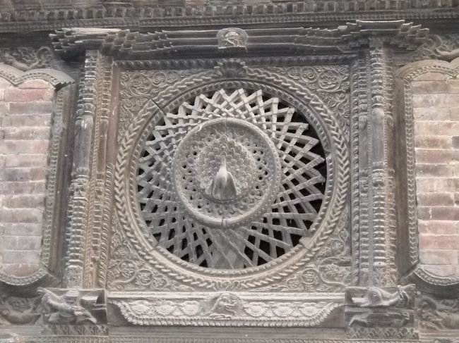 これは有名な窓らしい。