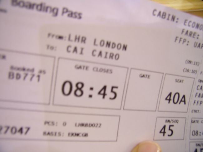 ・飛行機に乗るのが好き<br />・bmiに乗ってみたかった<br />ので、日本から直行便ではなくロンドン経由。<br />街をブラブラしてstomp見て1泊。<br /><br />bmiは世界のエアラインの中で一番安全だという<br />噂を聞いたので、どんなフライトか楽しみー。