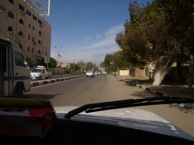 アスワンの町並み。<br /><br /><br />印象としては何日もいるような場所じゃないと思った。