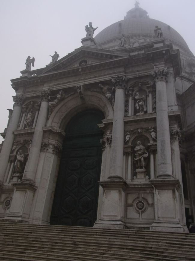 サンタ・マリア・デッラ・サルーテ教会に到着。