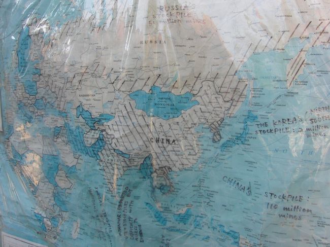 こちらは地雷が使われたことのある<br /><br />場所を示す地図。<br /><br /><br />ほとんどの国に印がついていますが、<br /><br />日本にはありませんでした。