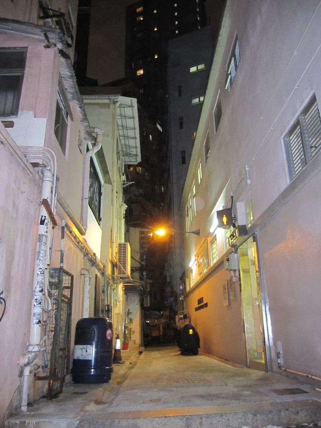 路地裏が好き。