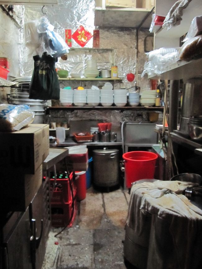 香港映画風な汚い厨房も好き。<br />ご飯は遠慮したいが。