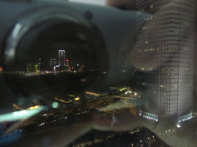 しかし、オフィスが明るすぎて（ビルのライトアップの為電気つけっぱ）外がよく見えない！！<br /><br />移動する？<br /><br />ちゅーかもう23:50じゃん！<br /><br />皆でダッシュ！