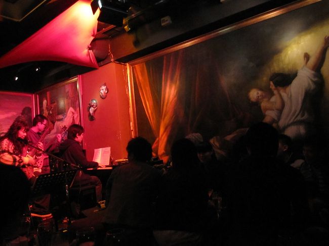 生演奏もありです。