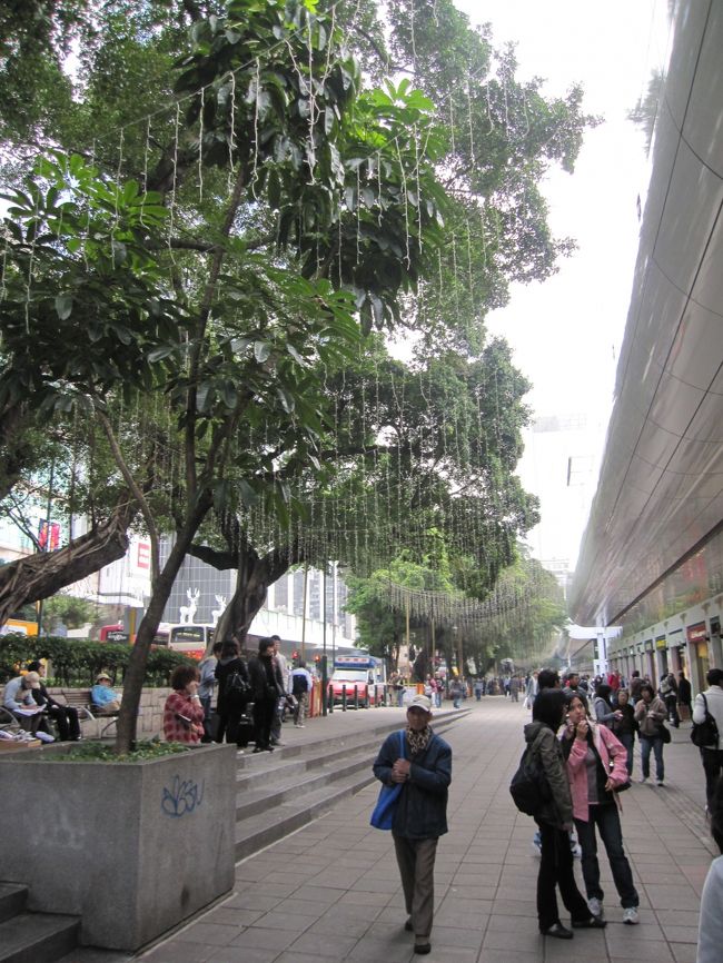 シンガポールのオーチャードロードと似てる。