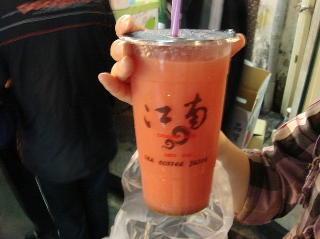 スイカジュース、ゲットだぜ！（真冬なのに・・・）<br /><br />味は・・・スイカ丸出し・・・。