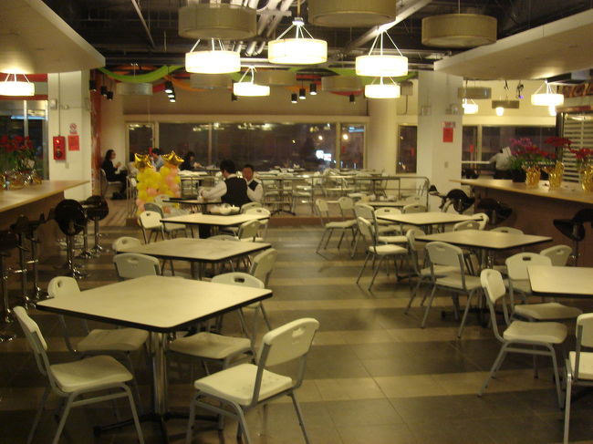 お店の雰囲気です。清潔感があります。