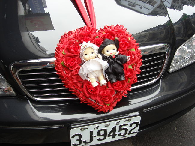 フロントグリルのマスコットがかわいいですね。