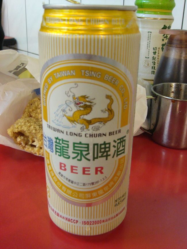 持ち込んだビールで、これらをおいしくいただきました。<br />（ビールは昼間、問屋街での買い物のついでに近くのカルフールで大量ゲットしました。値段は、日本の飲んべえ垂涎の安さです）