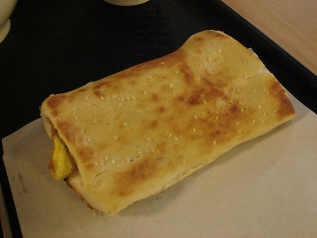 サイドメニューの厚餅來蛋３５NT$（約１０１円）。<br />これも、僕、好き・・・。