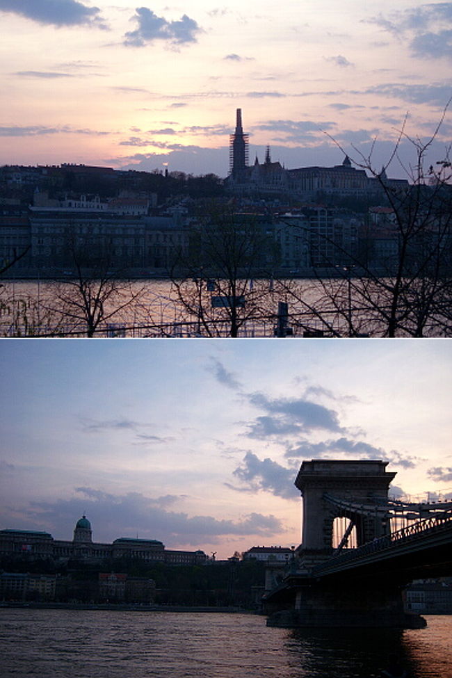 くさり橋前まで来たものの、いつもどおりのノープラン。 <br />ここからは16番、105番のバスが短い間隔で通っているので、バスに乗って中心部Deak Ferenc Ter駅に行くことに。 <br />16番だとDeak Ferenc Ter駅は終点、105番だと途中下車になります。（105番でも結構な人が降りるのですぐわかるはず） <br />バスでくさり橋を渡ったところで、窓から外を見ると、それはもう美しい夕焼けがドナウ川を照らしているじゃないですか。 <br />あ、降りたい！と思った時には一足遅く、バスは無情にも駅に向かって発車…。 <br />結局駅まで行って、またくさり橋方面に戻るバスに乗りなおして橋のたもとまでUターン。 <br />変な手間がかかったせいで、赤々と燃えていた太陽は既にその強烈な光を失いかけていました。 <br />それでも美しい光景には変わりありません。<br /><br />（上）マーチャーシュ教会の塔（修復中）がくっきりと見えます。 <br />（下）ブダ王宮とくさり橋とドナウ川。 