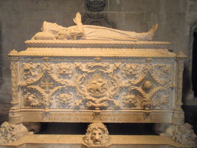 ジェロニモス修道院の中のバスコダガマの棺