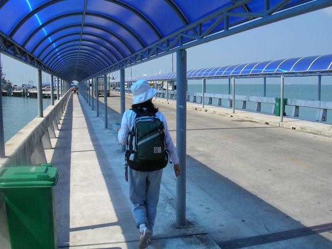 数泊後、フェリーターミナルへ。