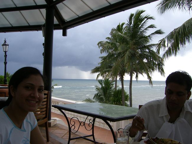 式＆披露宴が終わって<br />新婚の二人が泊まった由緒あるホテル。<br />翌日はホームカミング。<br /><br />ランチバフェに招待された。